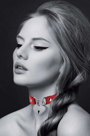 Collier rouge cadenas coeur