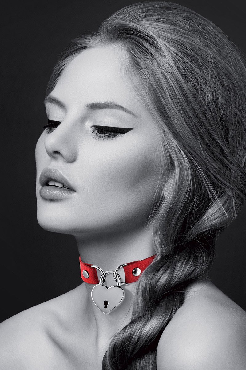 Collier rouge cadenas coeur