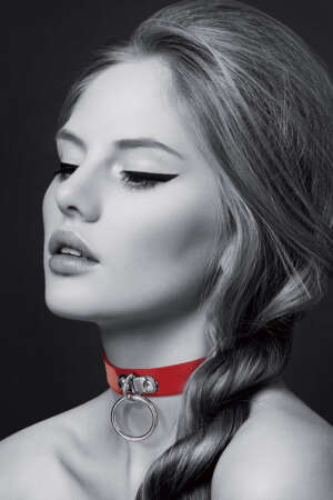 Collier Fetish rouge avec anneau